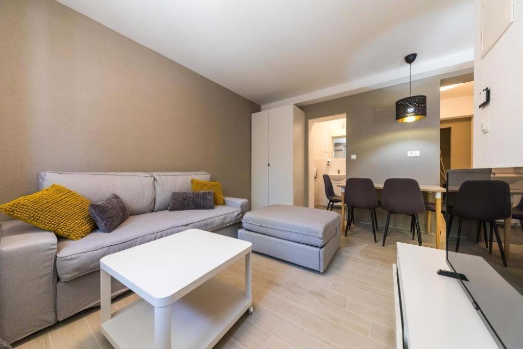 Apartments Gavran 2. บาชกาโวดา ภายนอก รูปภาพ